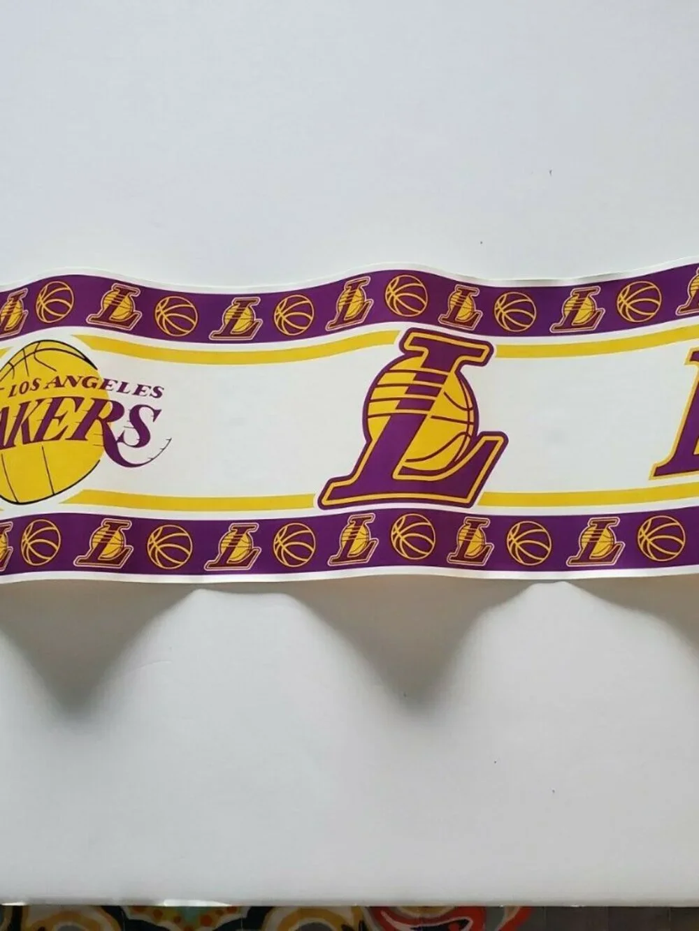 LOS ANGELES LAKERS NBA PEEL & STICK WALLPAPER BORDER. NEW